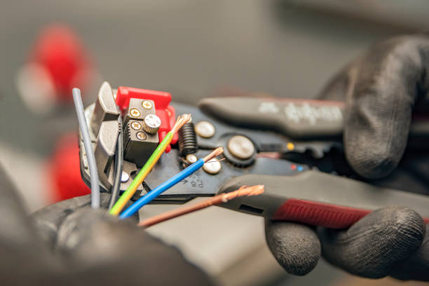 Best Local Electrician Companies  in Eglin Af, FL
